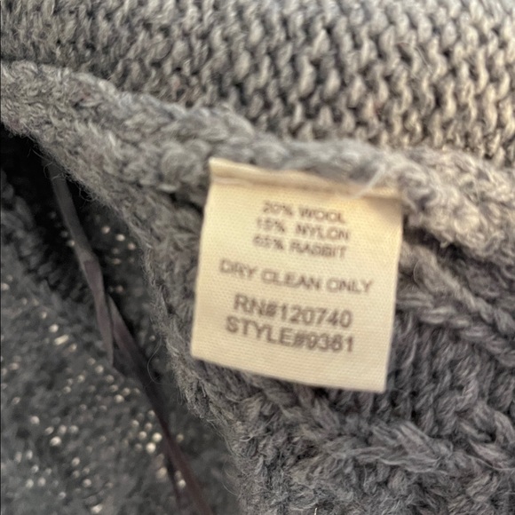 EUC Mystree Vest Gray Sweater Cardigan Rabbit Fur Collar Small Medium - Picture 5 of 5